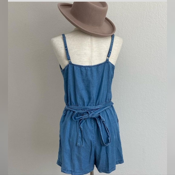Boutique chambray romper - Picture 2 of 3
